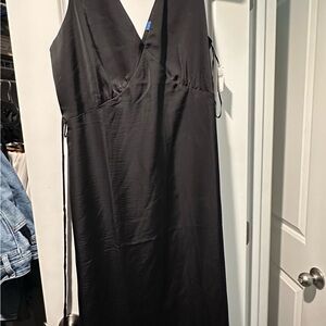 Old Navy Black V-Neck Dress